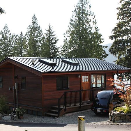 Tilby'S Rainbow Cottage Port Renfrew Esterno foto