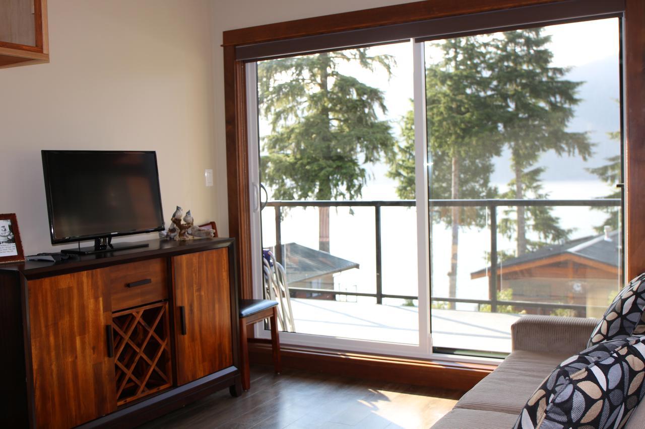 Tilby'S Rainbow Cottage Port Renfrew Esterno foto