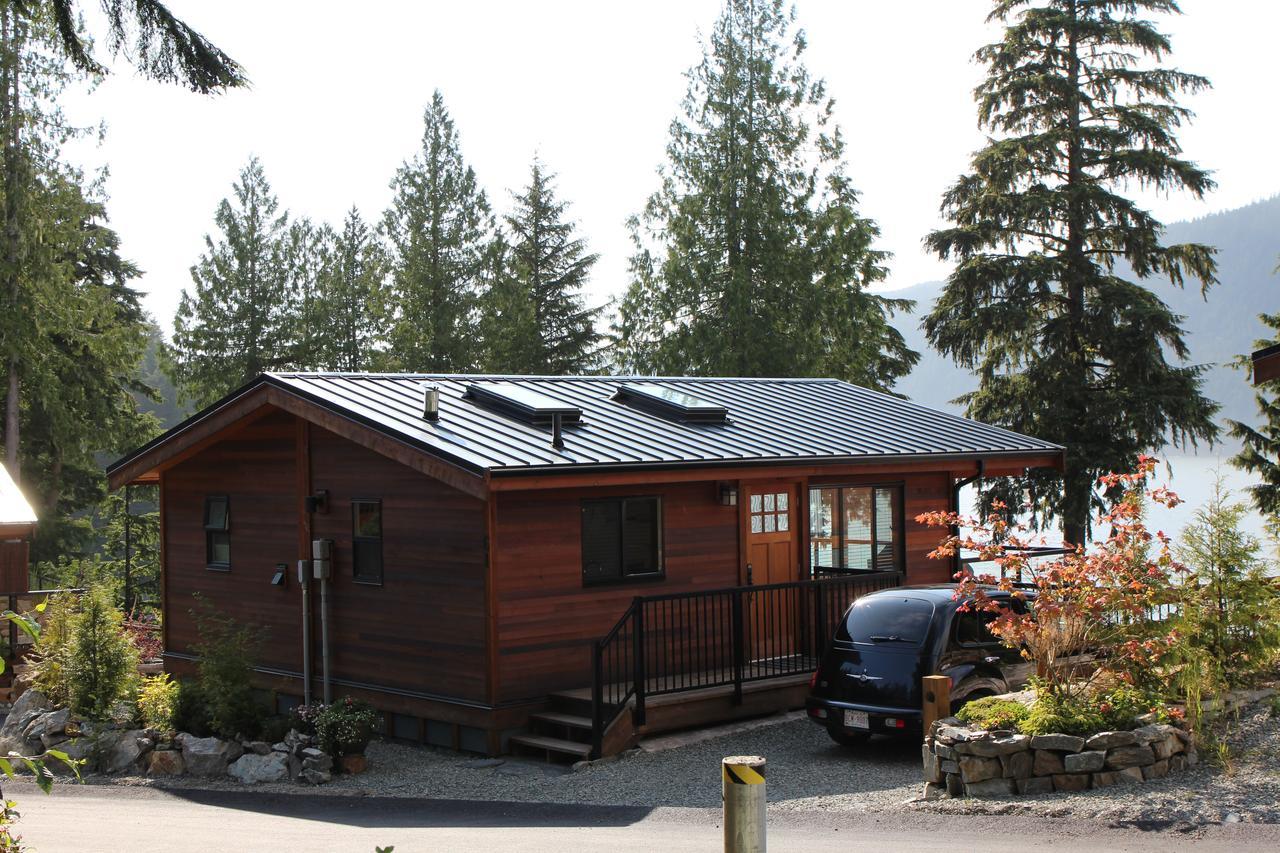 Tilby'S Rainbow Cottage Port Renfrew Esterno foto