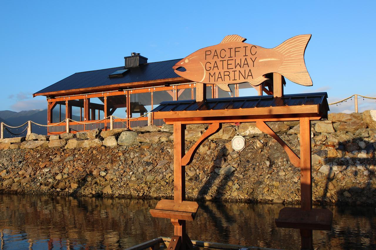 Tilby'S Rainbow Cottage Port Renfrew Esterno foto