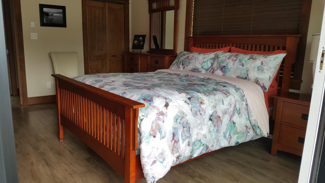 Tilby'S Rainbow Cottage Port Renfrew Esterno foto