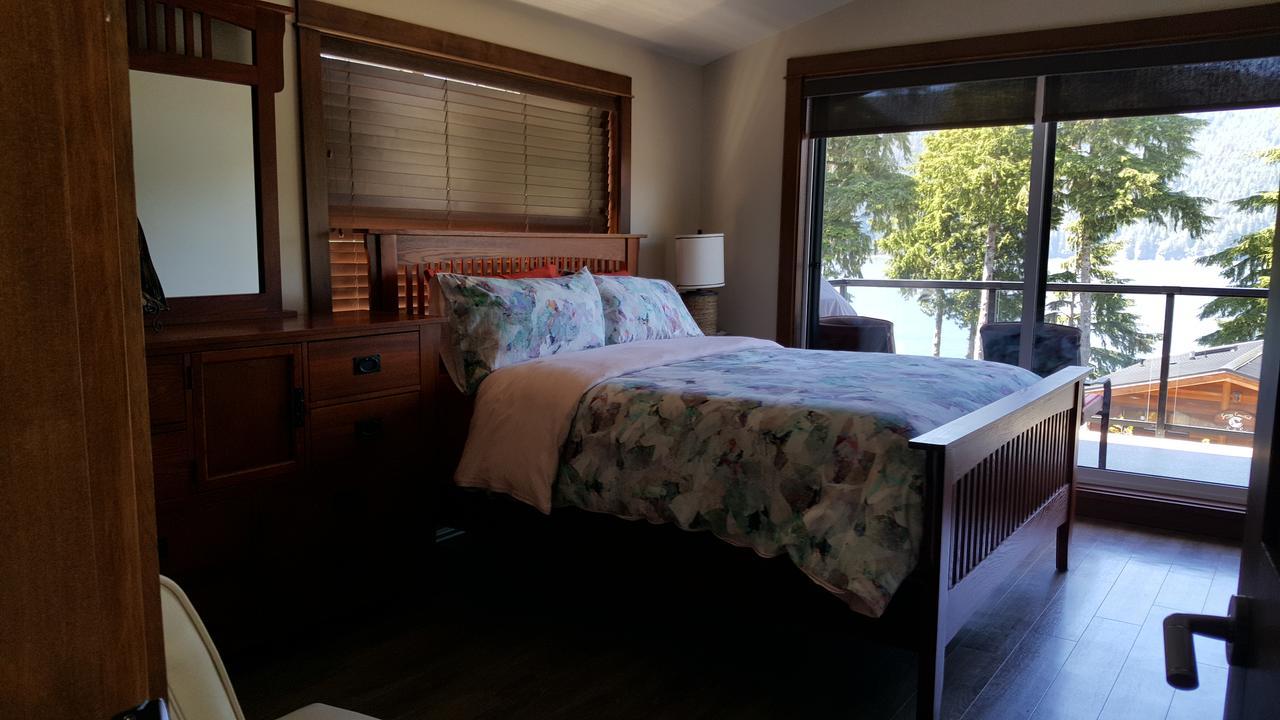 Tilby'S Rainbow Cottage Port Renfrew Esterno foto